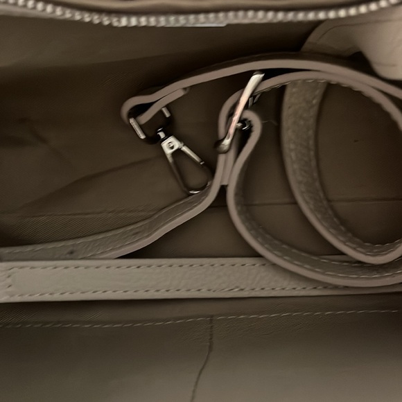 • NWT LEATHER SHOULDER BAG METAL CHAIN IN “LATTE” NEUTRAL CHIC LUXE CROSS BODY• - Picture 10 of 15